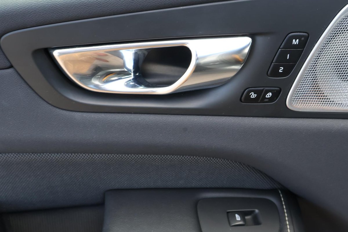 2021 Volvo XC60 T8 Polestar MY21 4X4 On Demand image 27