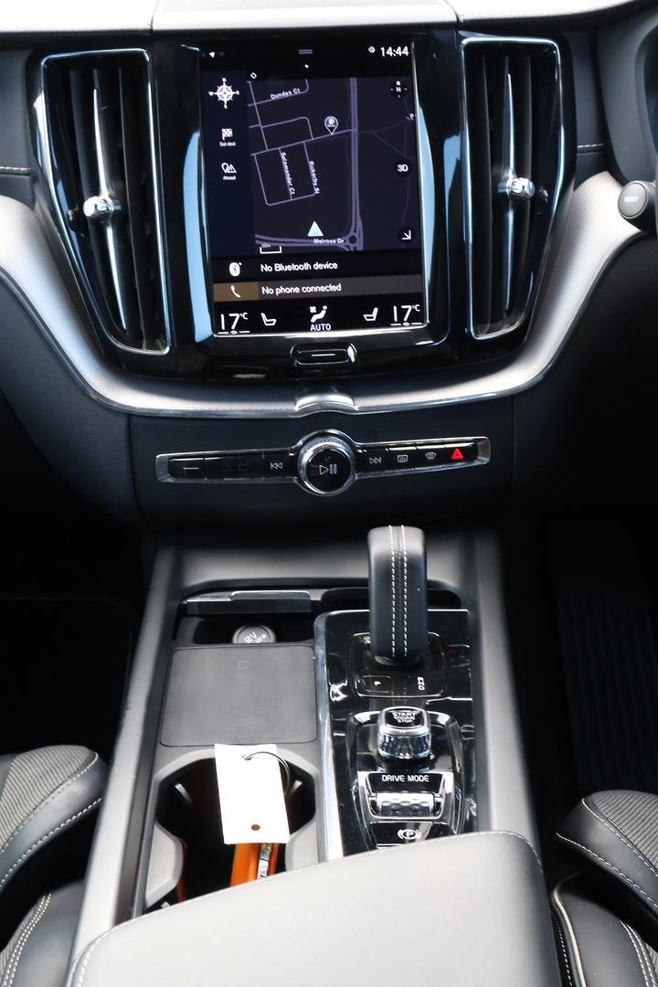 2021 Volvo XC60 T8 Polestar MY21 4X4 On Demand image 17