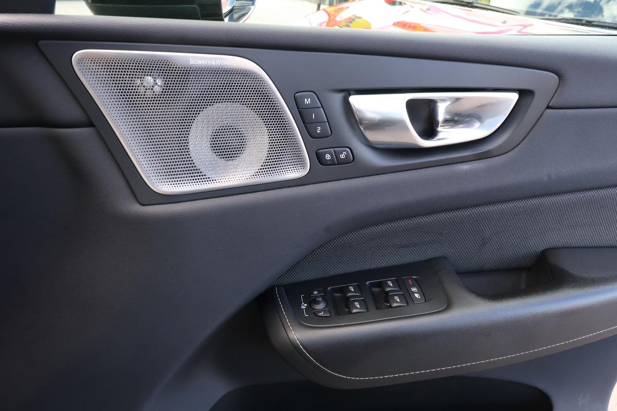 2021 Volvo XC60 T8 Polestar MY21 4X4 On Demand image 22