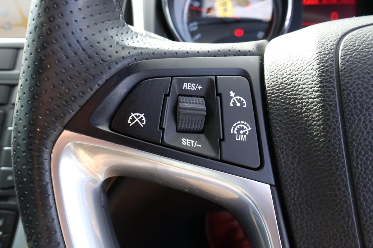 2015 Holden Astra GTC PJ MY15.5 image 9