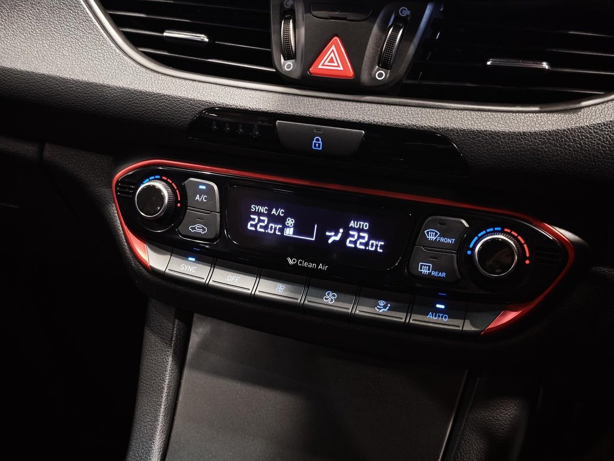 2018 Hyundai i30 SR PD MY18 image 12