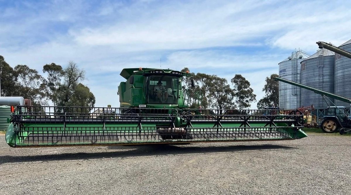 2017 John Deere 640D