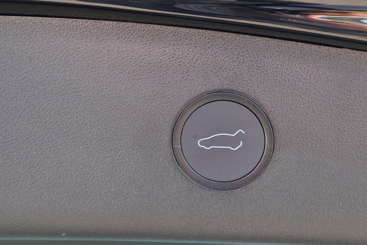 2022 Tesla Model 3 Long Range AWD image 29