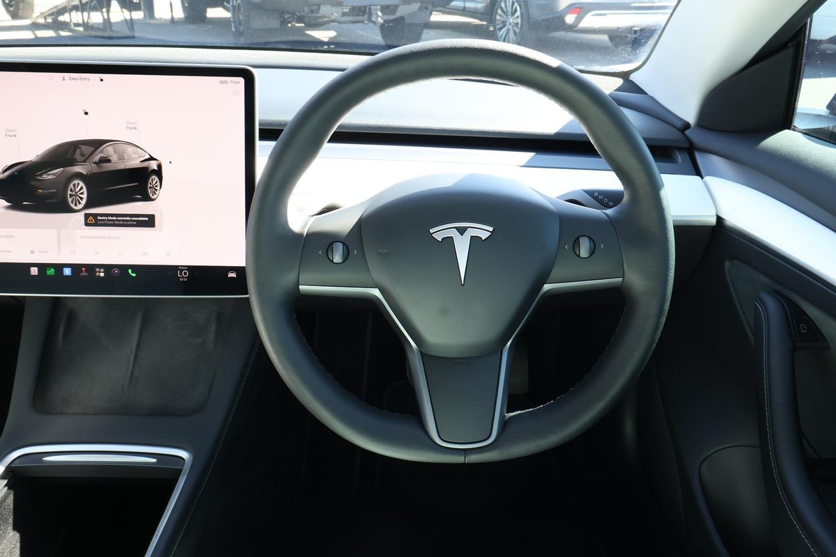 2022 Tesla Model 3 Long Range AWD image 10