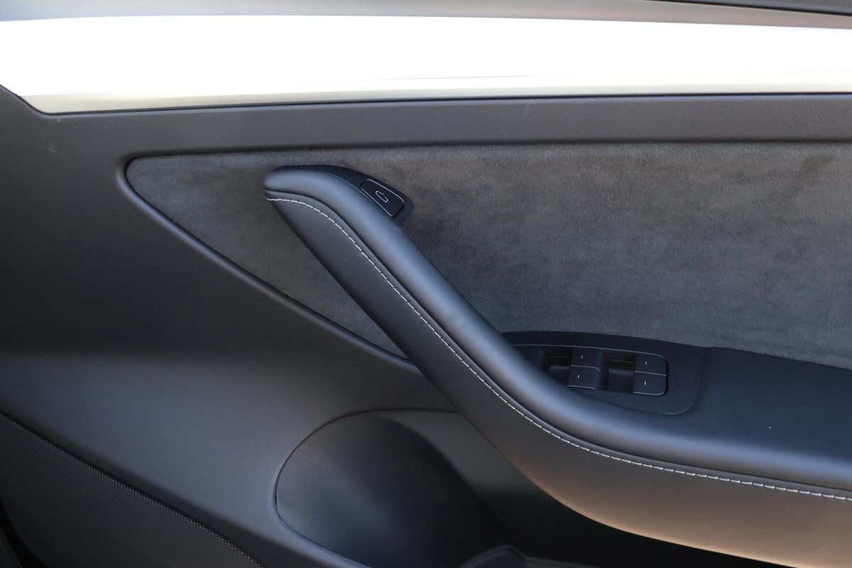 2022 Tesla Model 3 Long Range AWD image 21