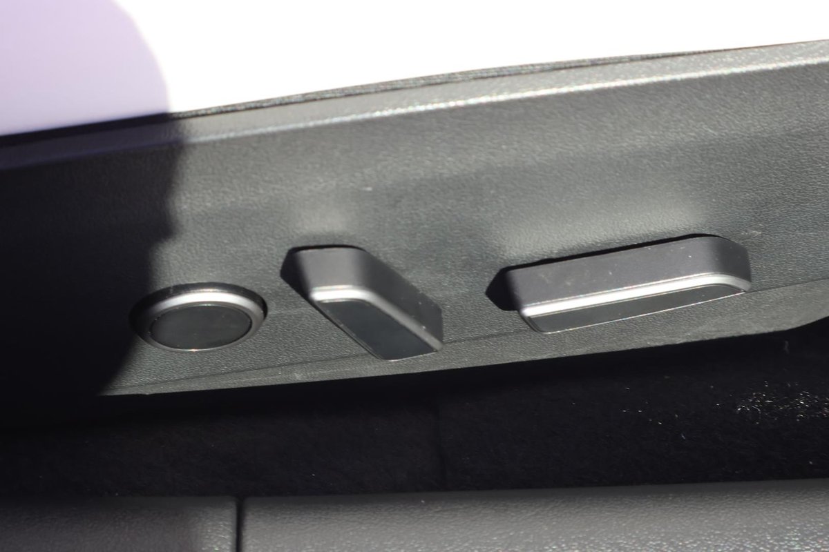2022 Tesla Model 3 Long Range AWD image 22