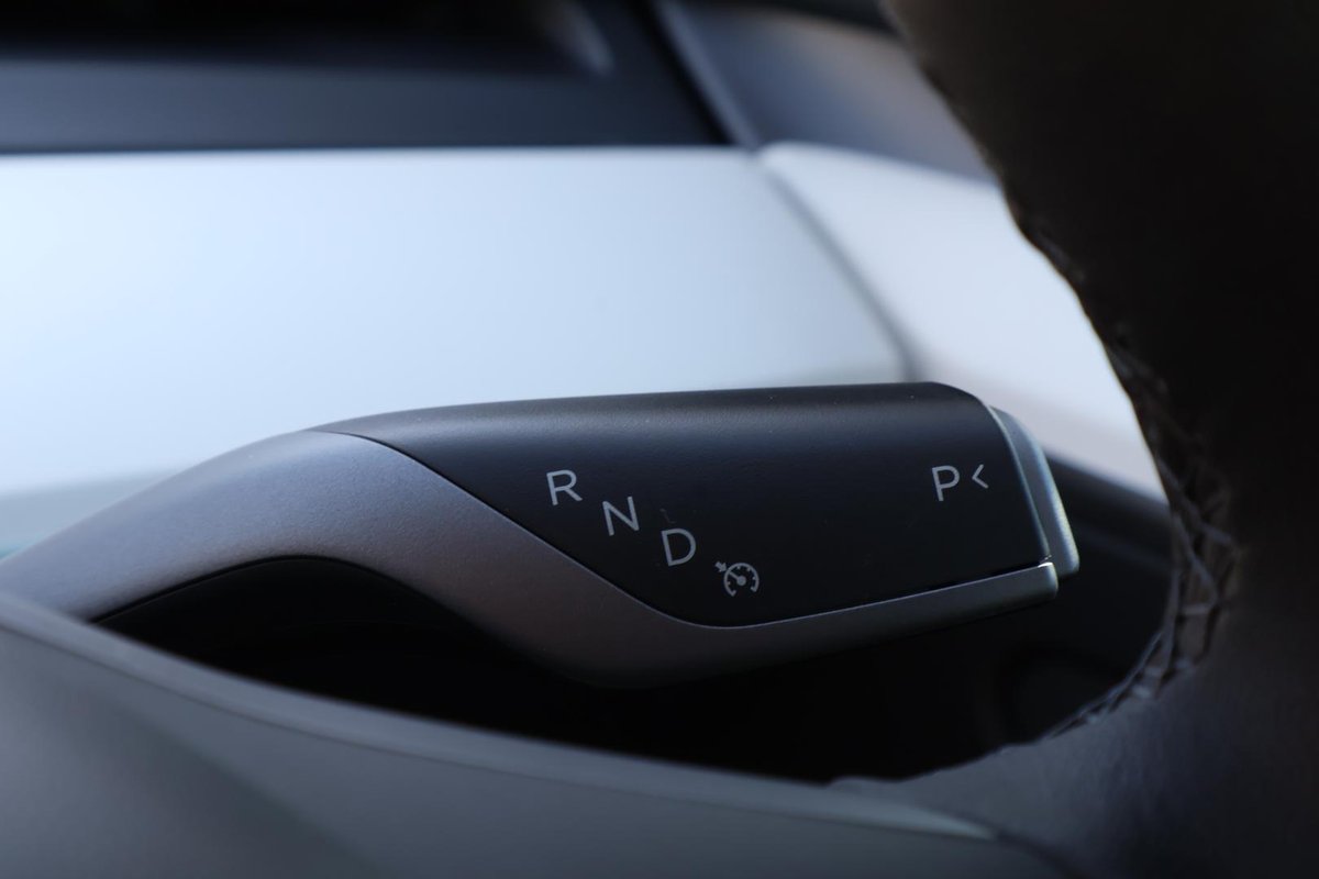 2022 Tesla Model 3 Long Range AWD image 18