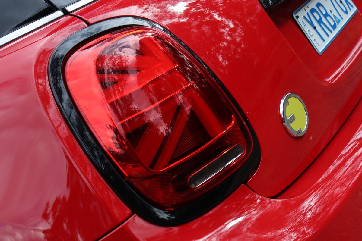2023 MINI Hatch Cooper SE MINI Yours F56 LCI-2 image 8