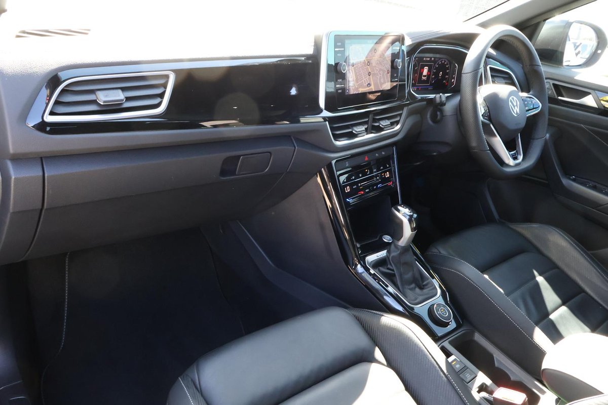 2022 Volkswagen T-Roc image 28