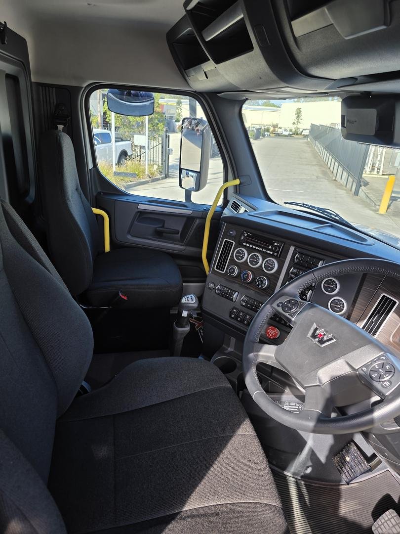 2024 Western Star 48X image 15