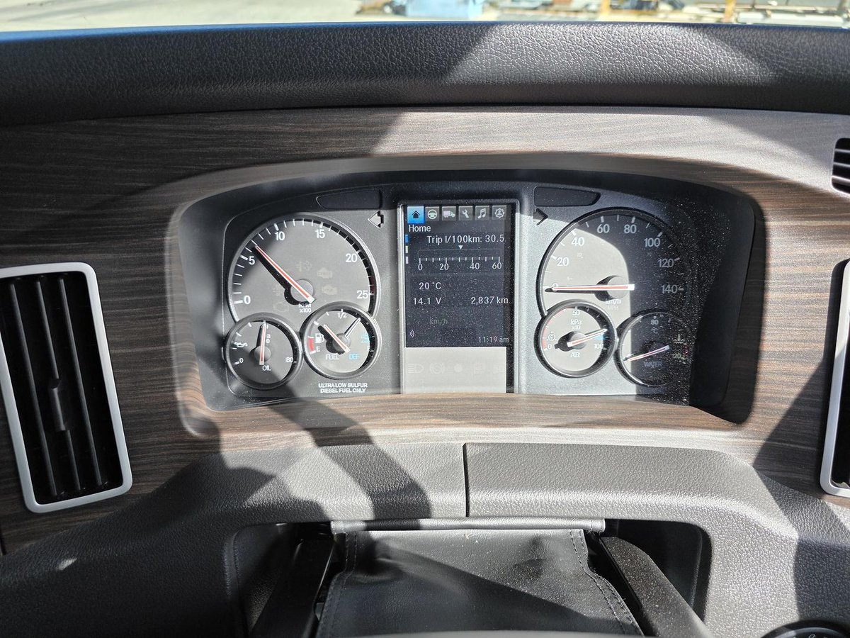 2024 Western Star 48X image 16