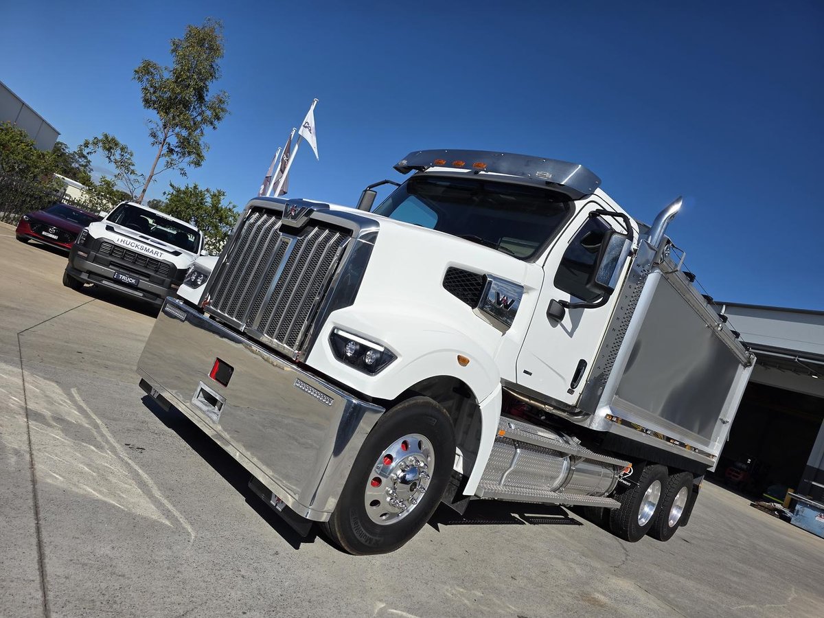2024 Western Star 48X image 8