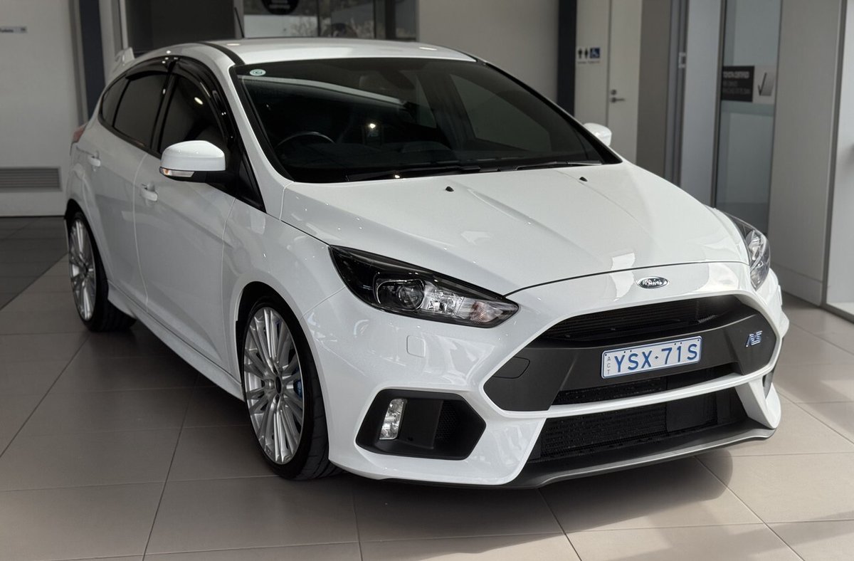 2017 Ford Focus RS LZ AWD image 12