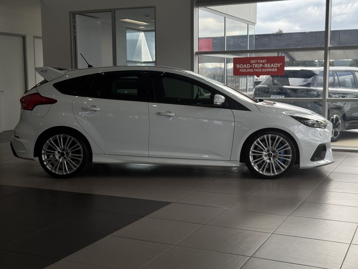 2017 Ford Focus RS LZ AWD image 32