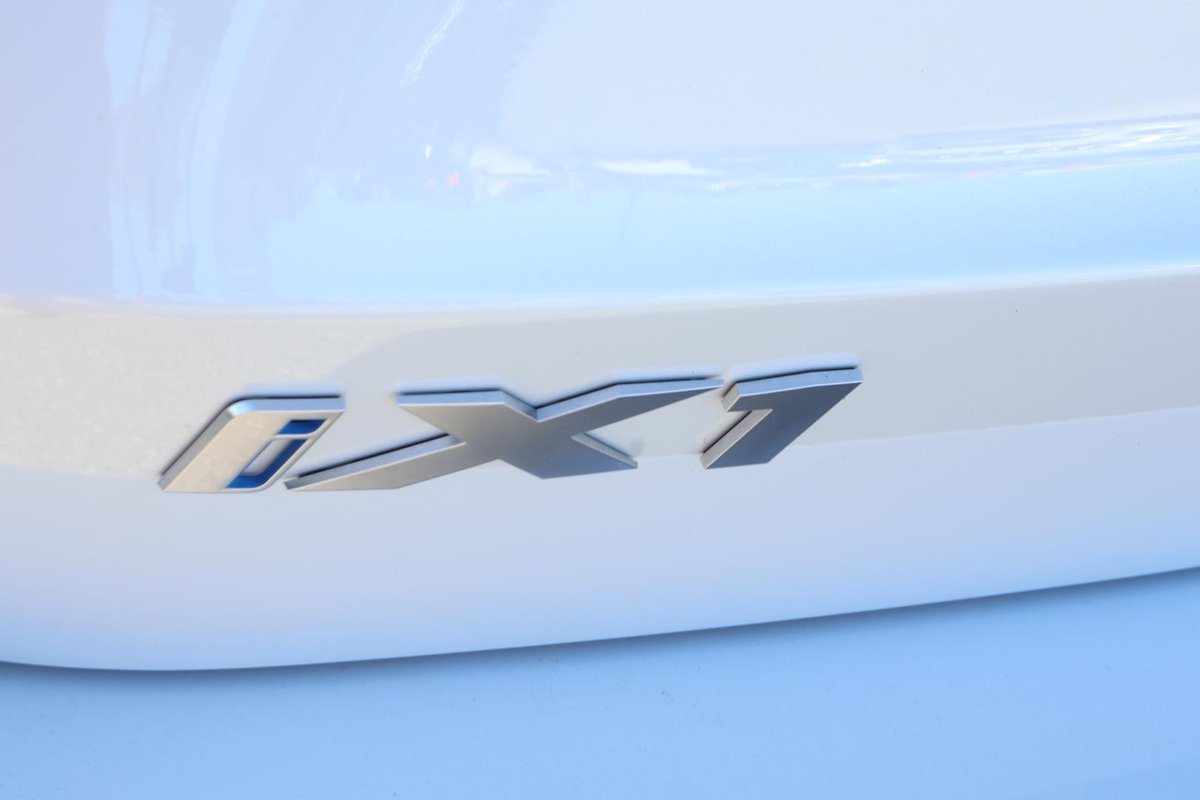 2024 BMW iX1 eDrive20 xLine U11 image 29