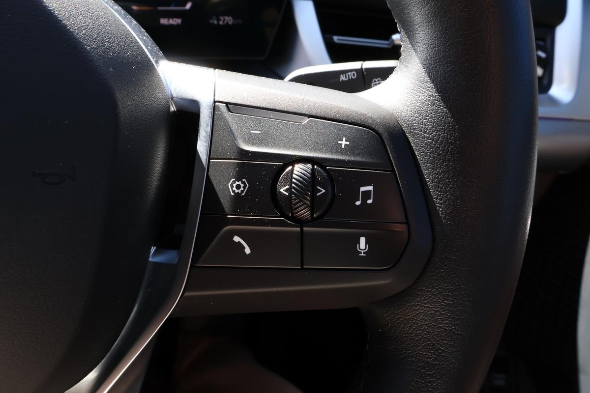 2024 BMW iX1 eDrive20 xLine U11 image 11