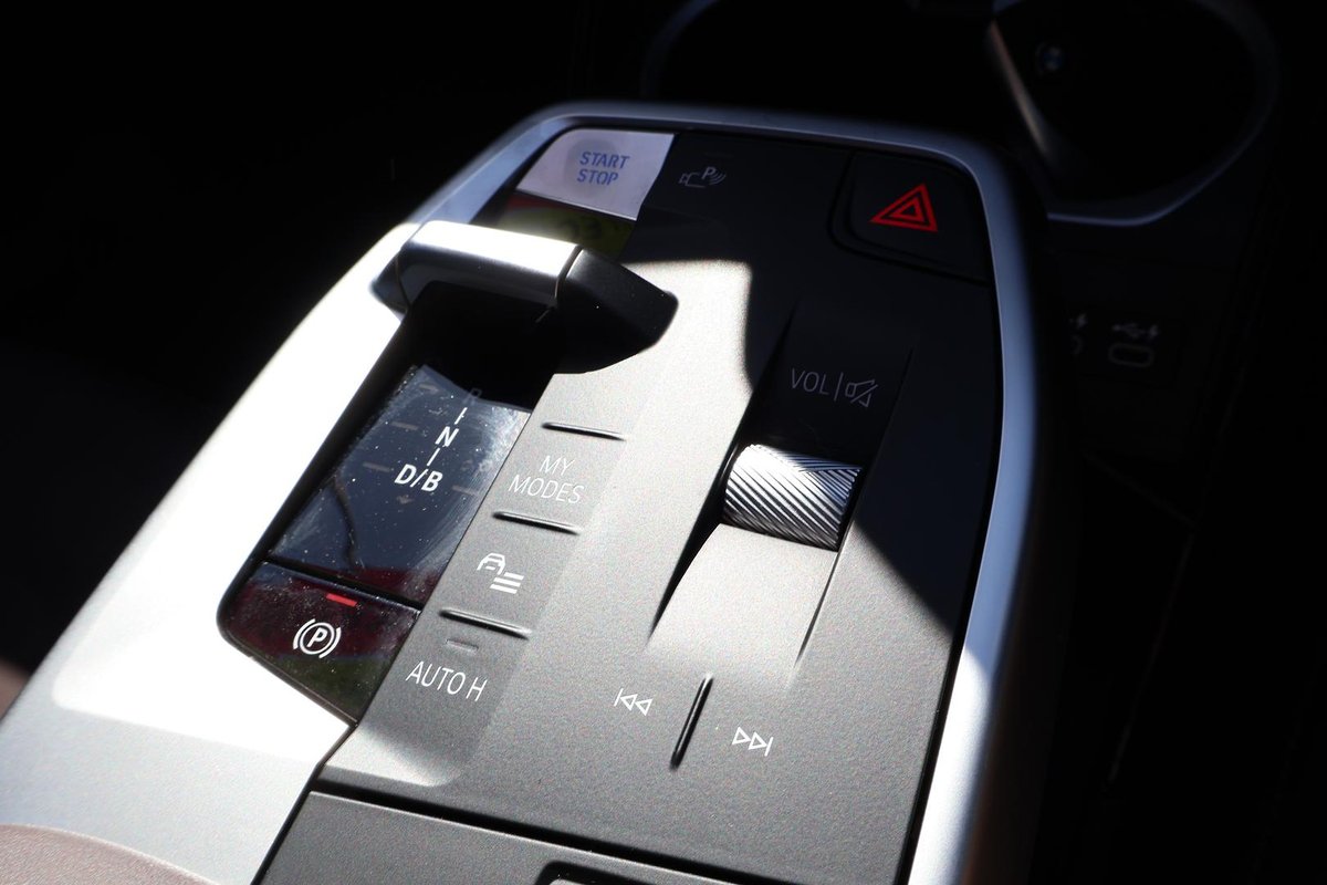 2024 BMW iX1 eDrive20 xLine U11 image 19