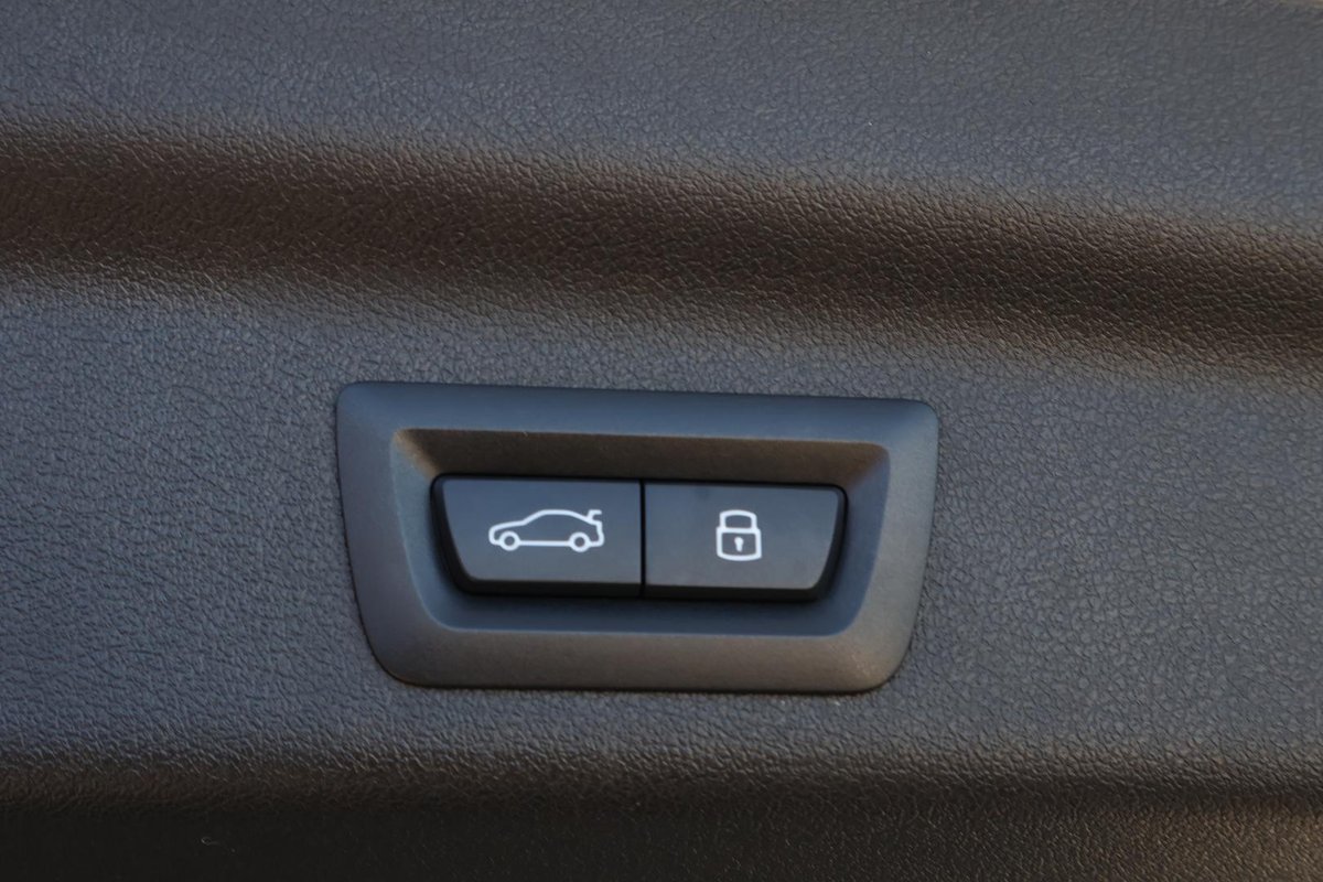 2024 BMW iX1 eDrive20 xLine U11 image 25