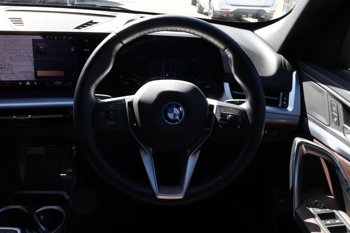 2024 BMW iX1 eDrive20 xLine U11 image 9