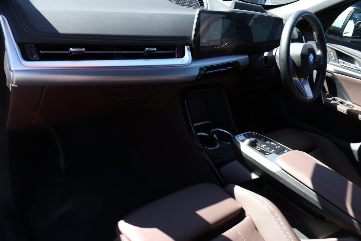 2024 BMW iX1 eDrive20 xLine U11 image 23