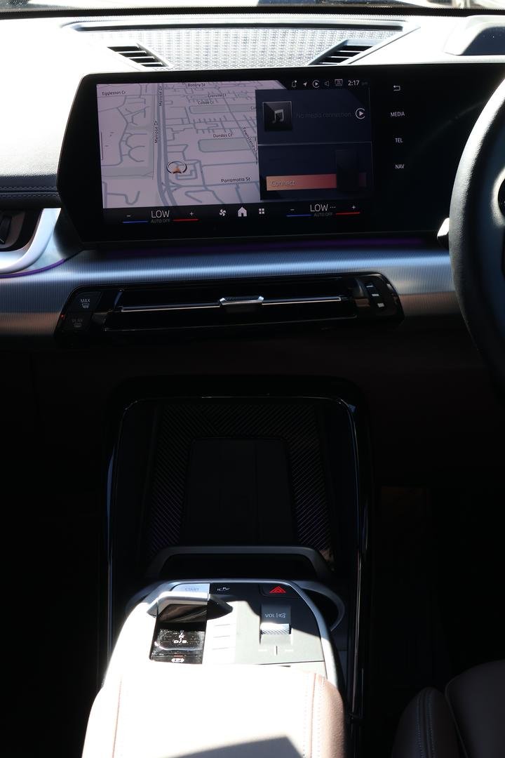2024 BMW iX1 eDrive20 xLine U11 image 16