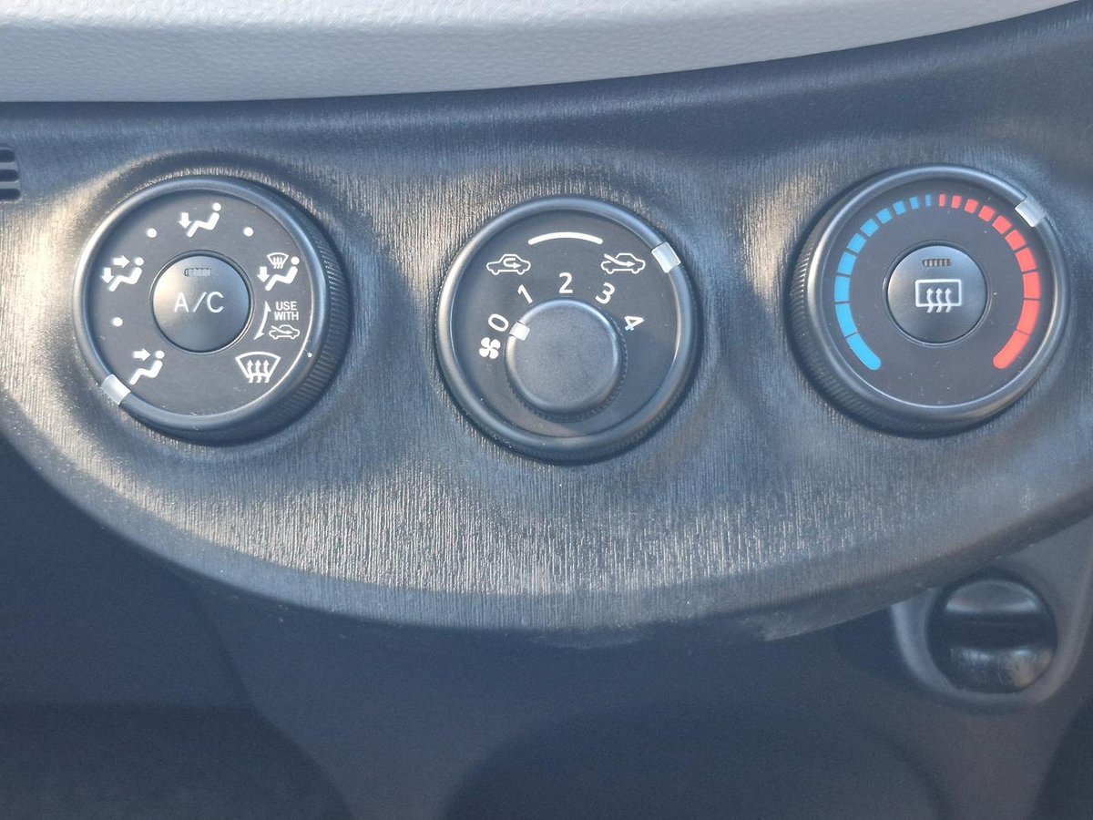 2014 Toyota Yaris YR NCP130R image 12