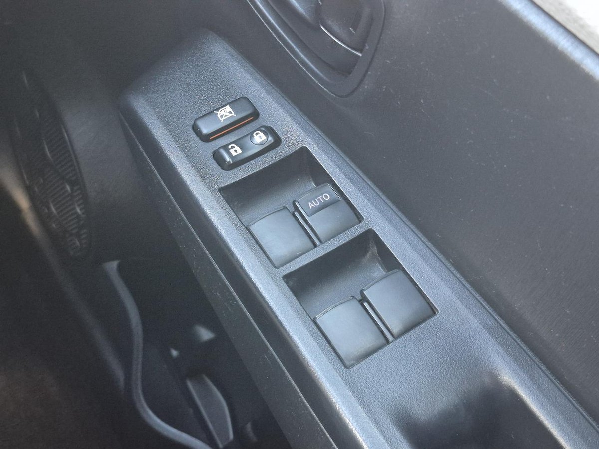 2014 Toyota Yaris YR NCP130R image 16