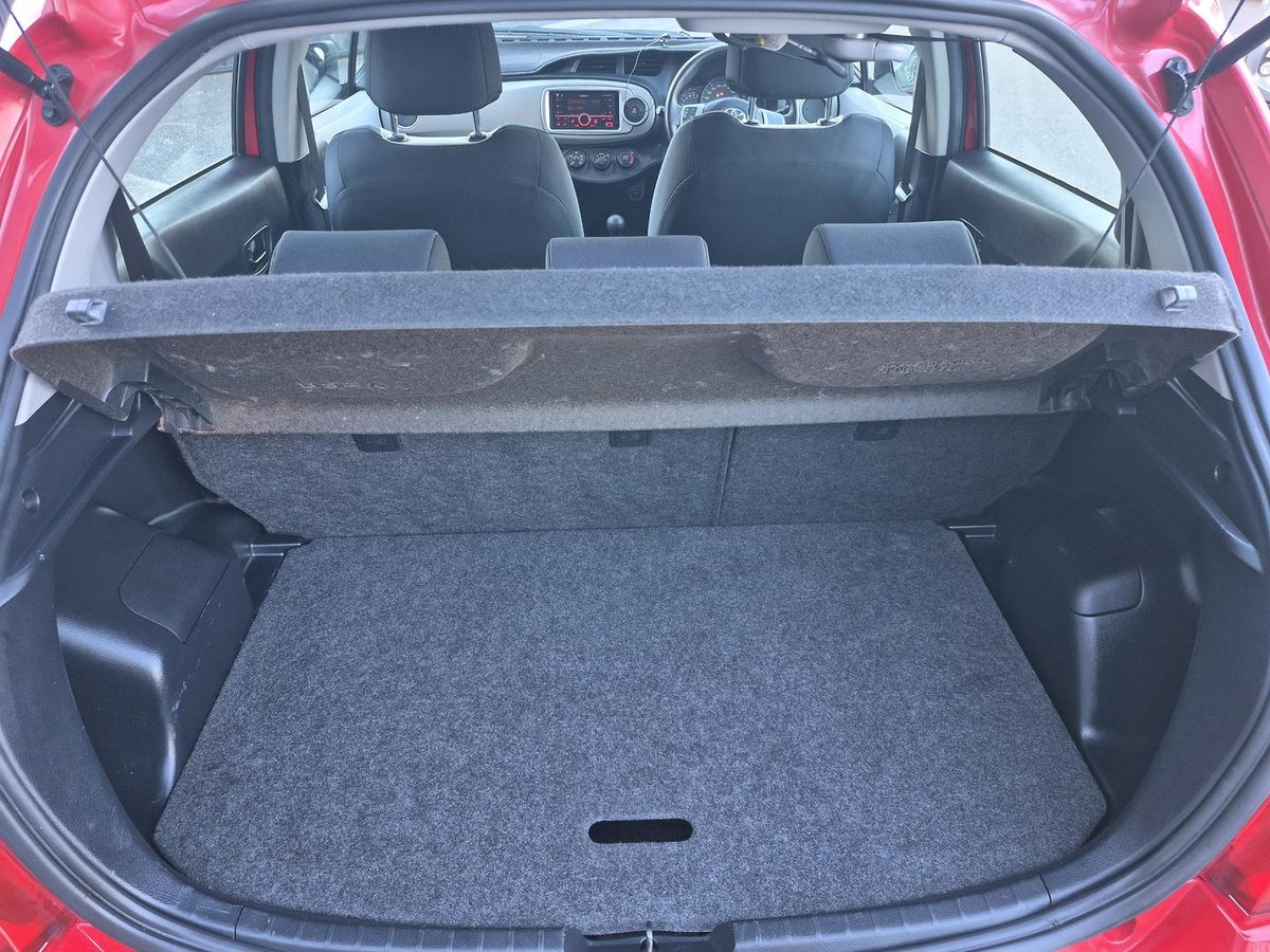 2014 Toyota Yaris YR NCP130R image 9