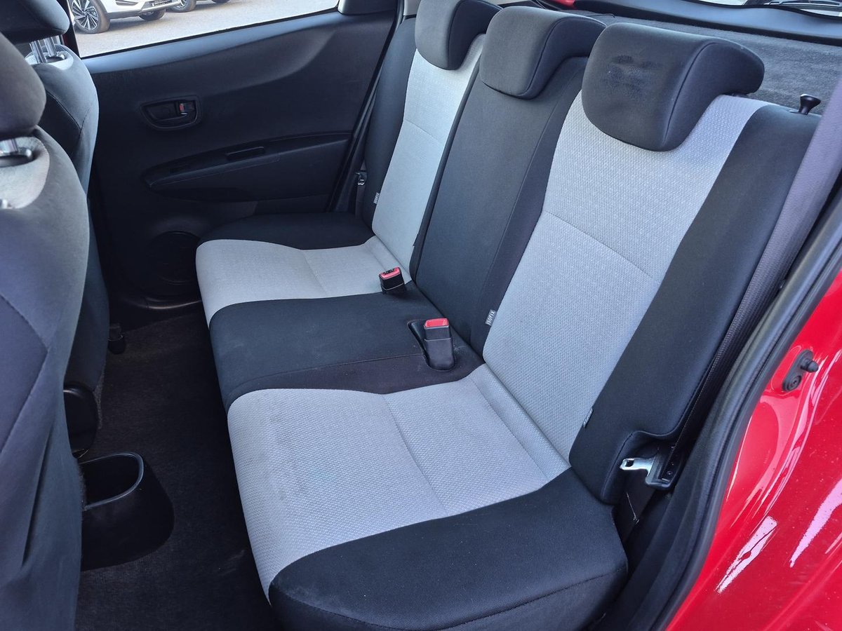 2014 Toyota Yaris YR NCP130R image 8