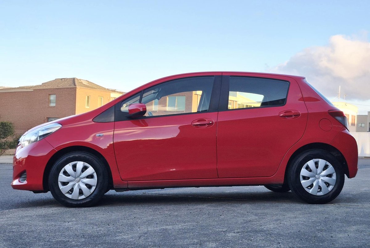 2014 Toyota Yaris YR NCP130R image 23