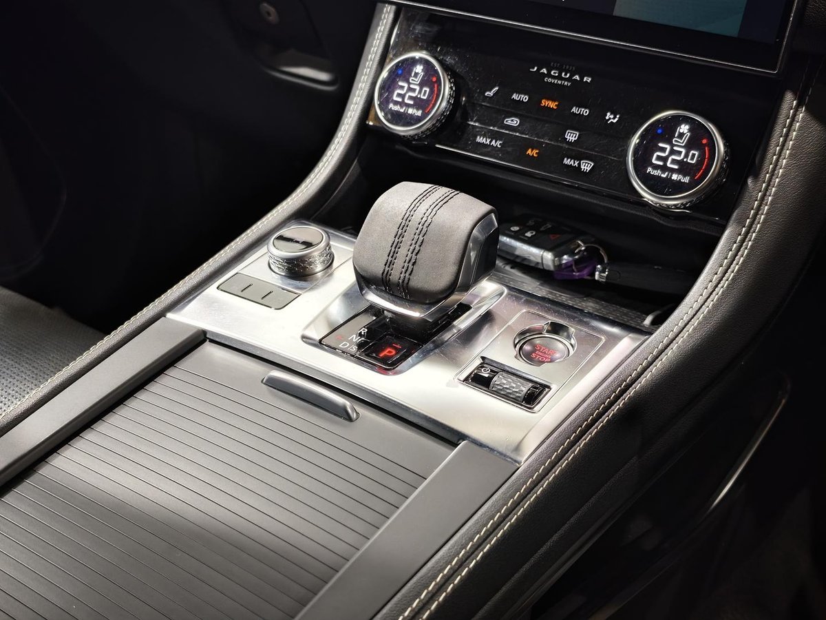 2021 Jaguar F-PACE P250 R-Dynamic SE X761 MY21.25 AWD image 13