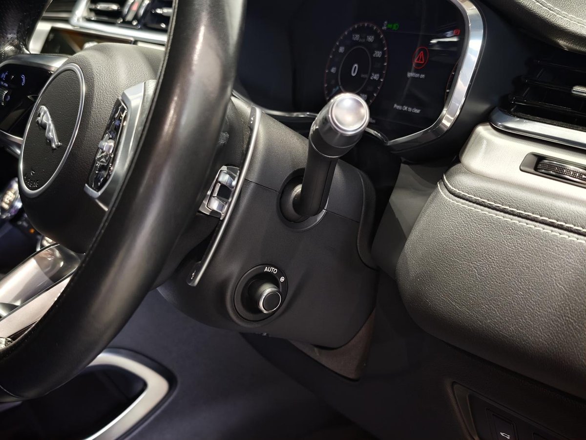 2021 Jaguar F-PACE P250 R-Dynamic SE X761 MY21.25 AWD image 22