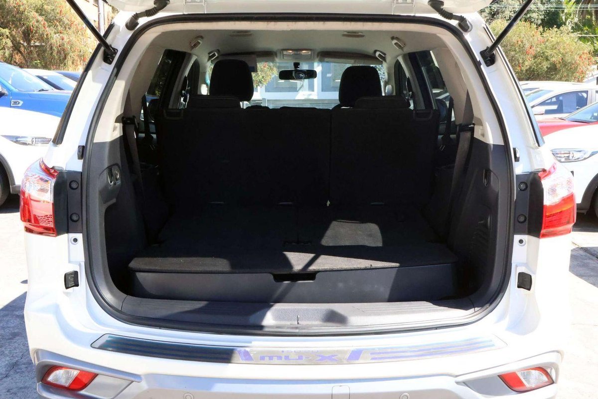 2018 Isuzu MU-X LS-U MY17 4X4 Dual Range image 23
