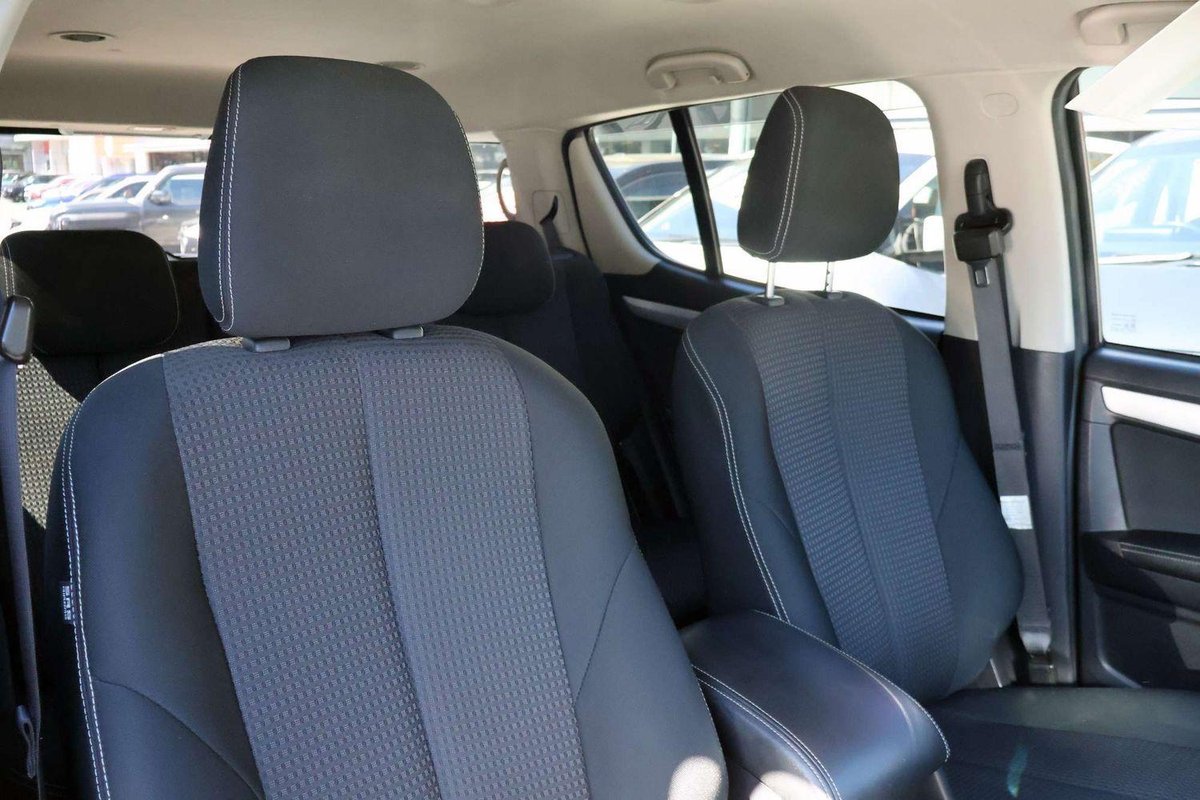 2018 Isuzu MU-X LS-U MY17 4X4 Dual Range image 11