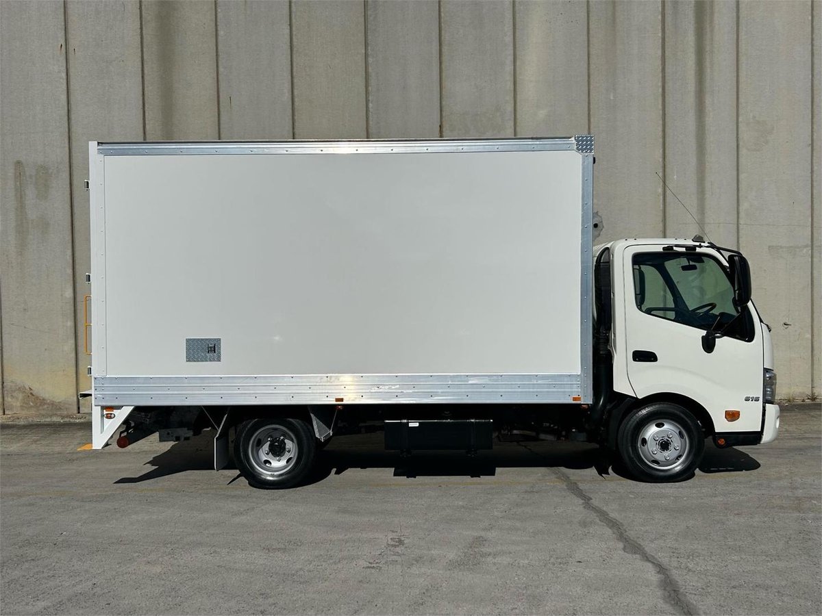 2021 Hino 300 Series 616 image 9