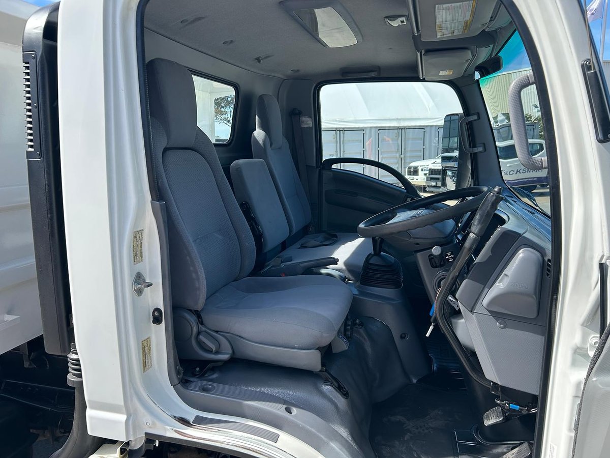 2016 Isuzu N Series NPR 45/55-155 image 13