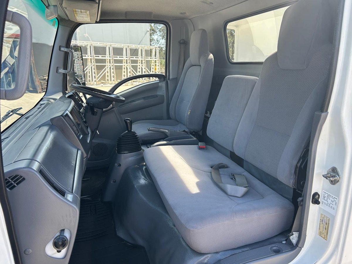 2016 Isuzu N Series NPR 45/55-155 image 17