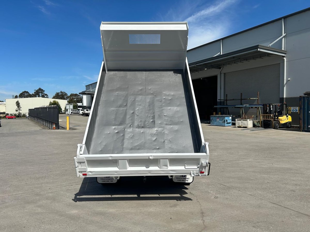 2016 Isuzu N Series NPR 45/55-155 image 19