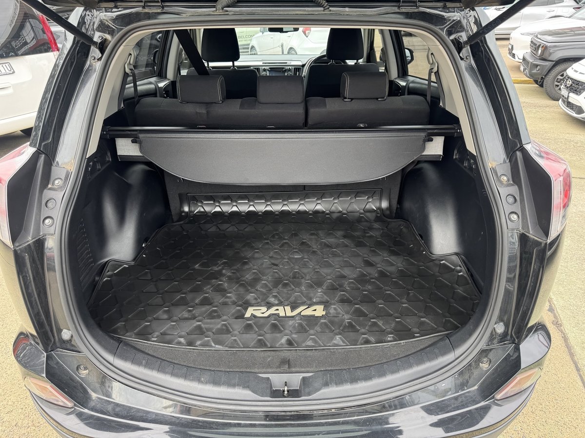 2018 Toyota RAV4 GXL ZSA42R image 11
