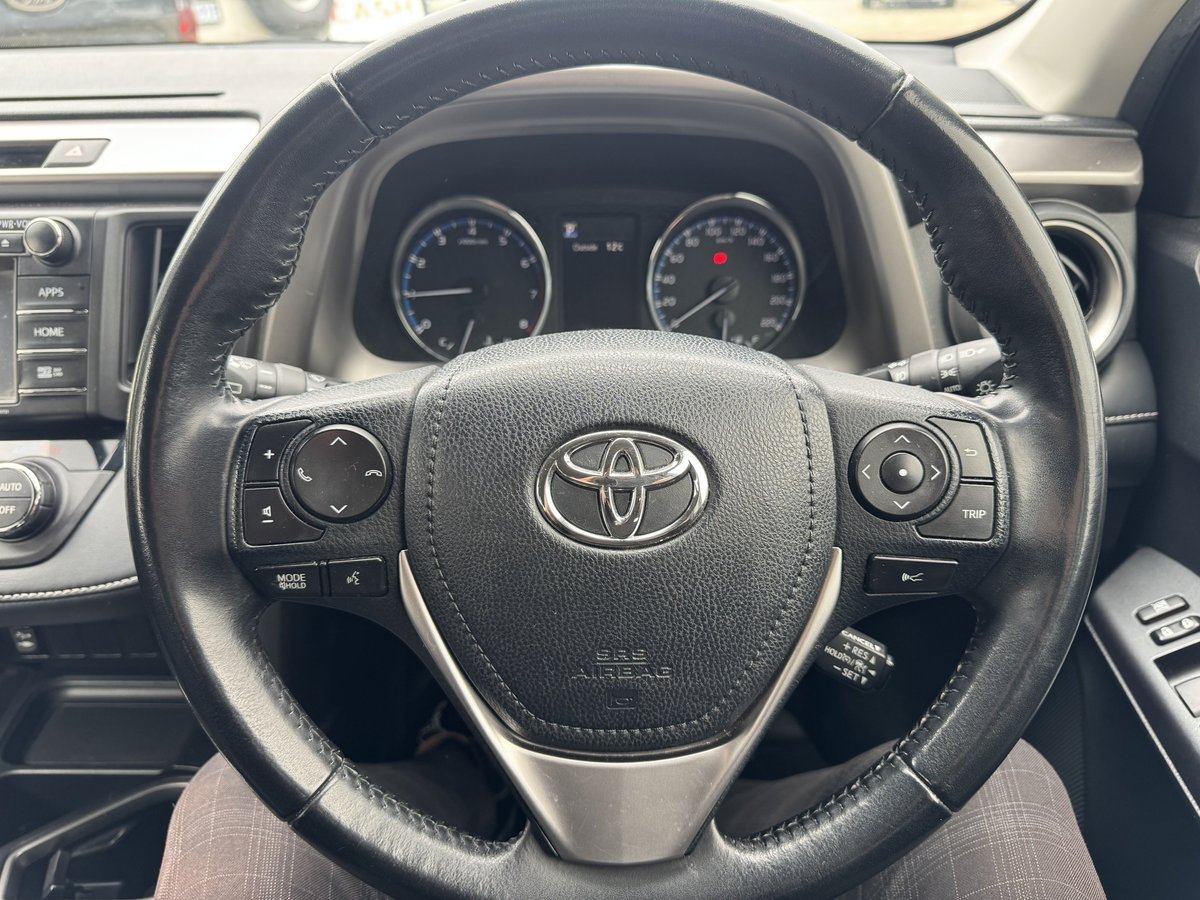 2018 Toyota RAV4 GXL ZSA42R image 17