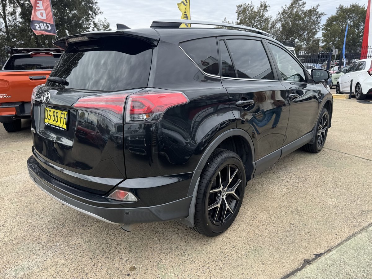 2018 Toyota RAV4 GXL ZSA42R image 7