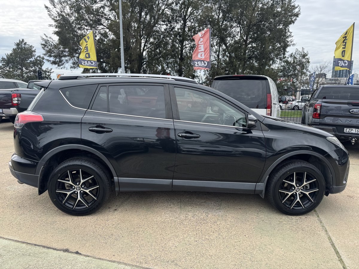 2018 Toyota RAV4 GXL ZSA42R image 8