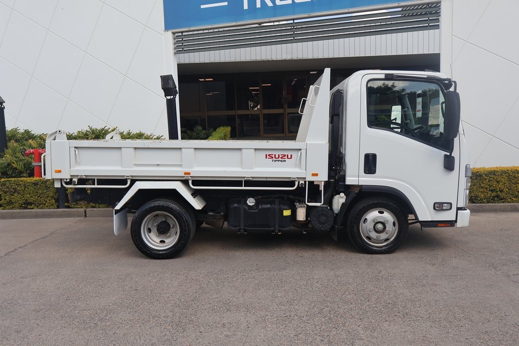 2023 ISUZU NLR 45-150 image 13