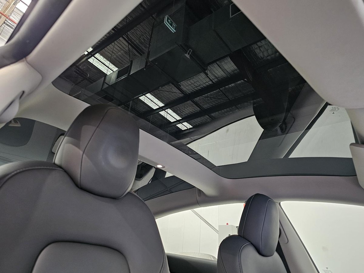 2022 Tesla Model 3 Rear-Wheel Drive image 14