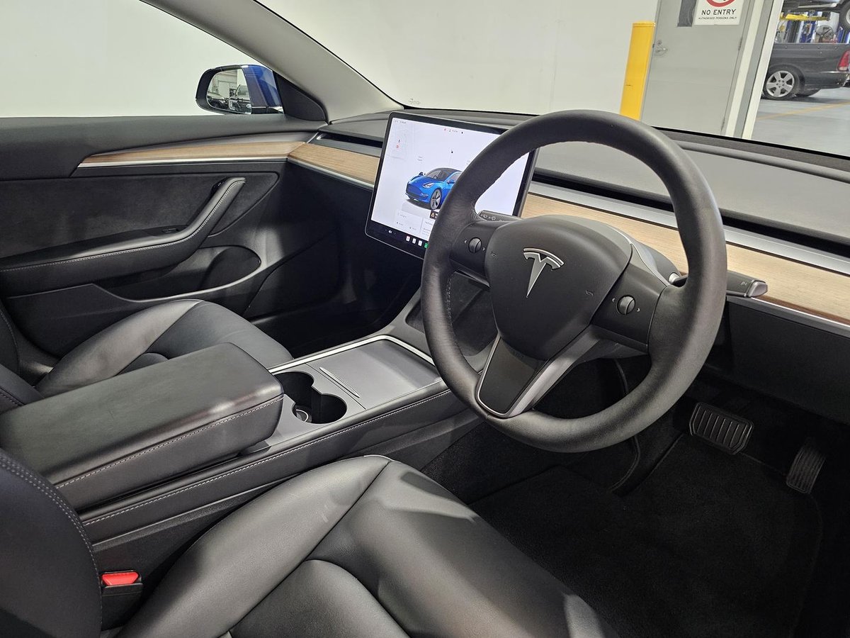 2022 Tesla Model 3 Rear-Wheel Drive image 10