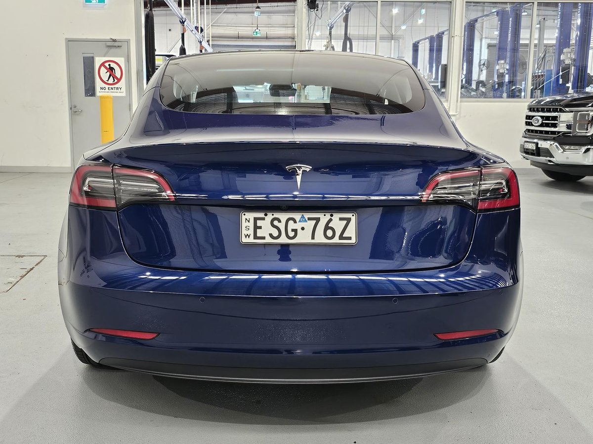 2022 Tesla Model 3 Rear-Wheel Drive image 8