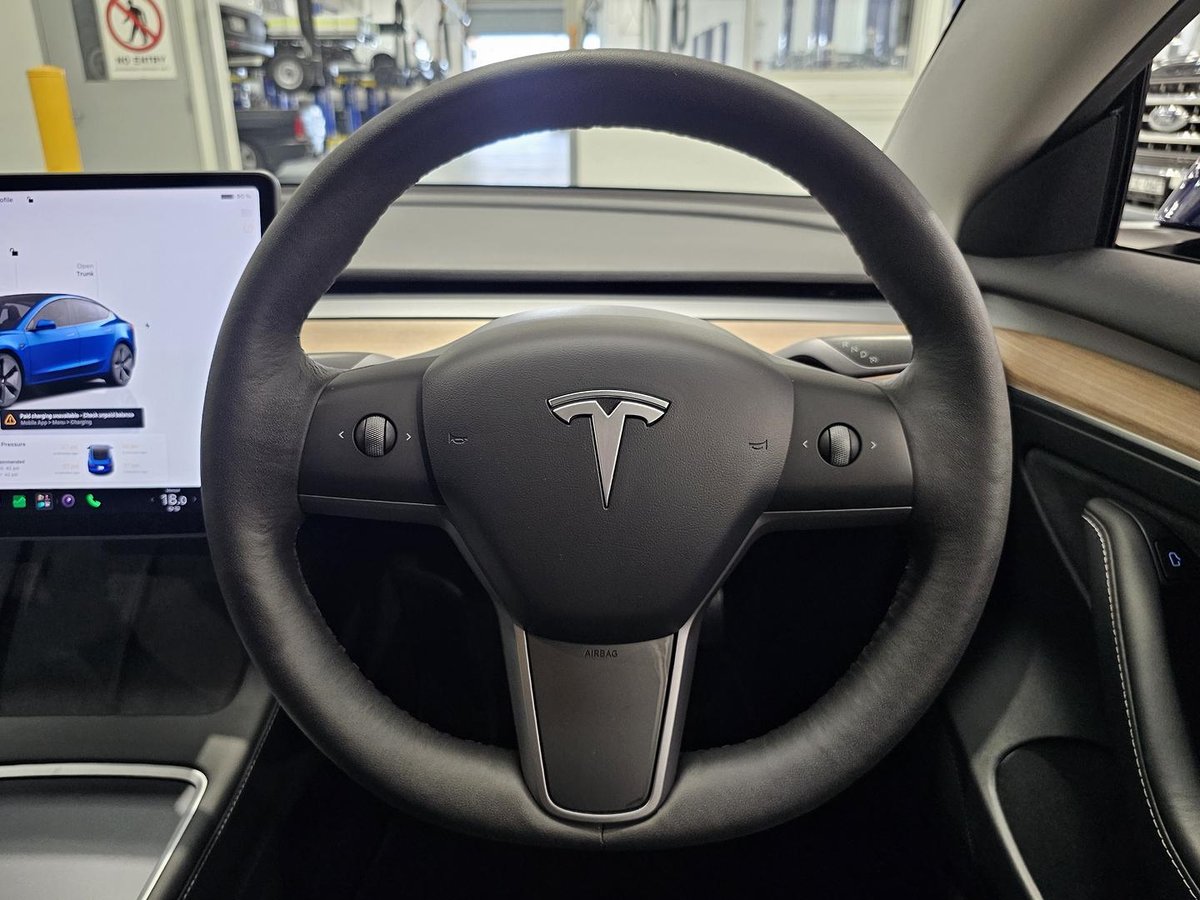 2022 Tesla Model 3 Rear-Wheel Drive image 13