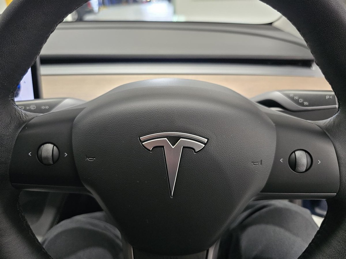 2022 Tesla Model 3 Rear-Wheel Drive image 17