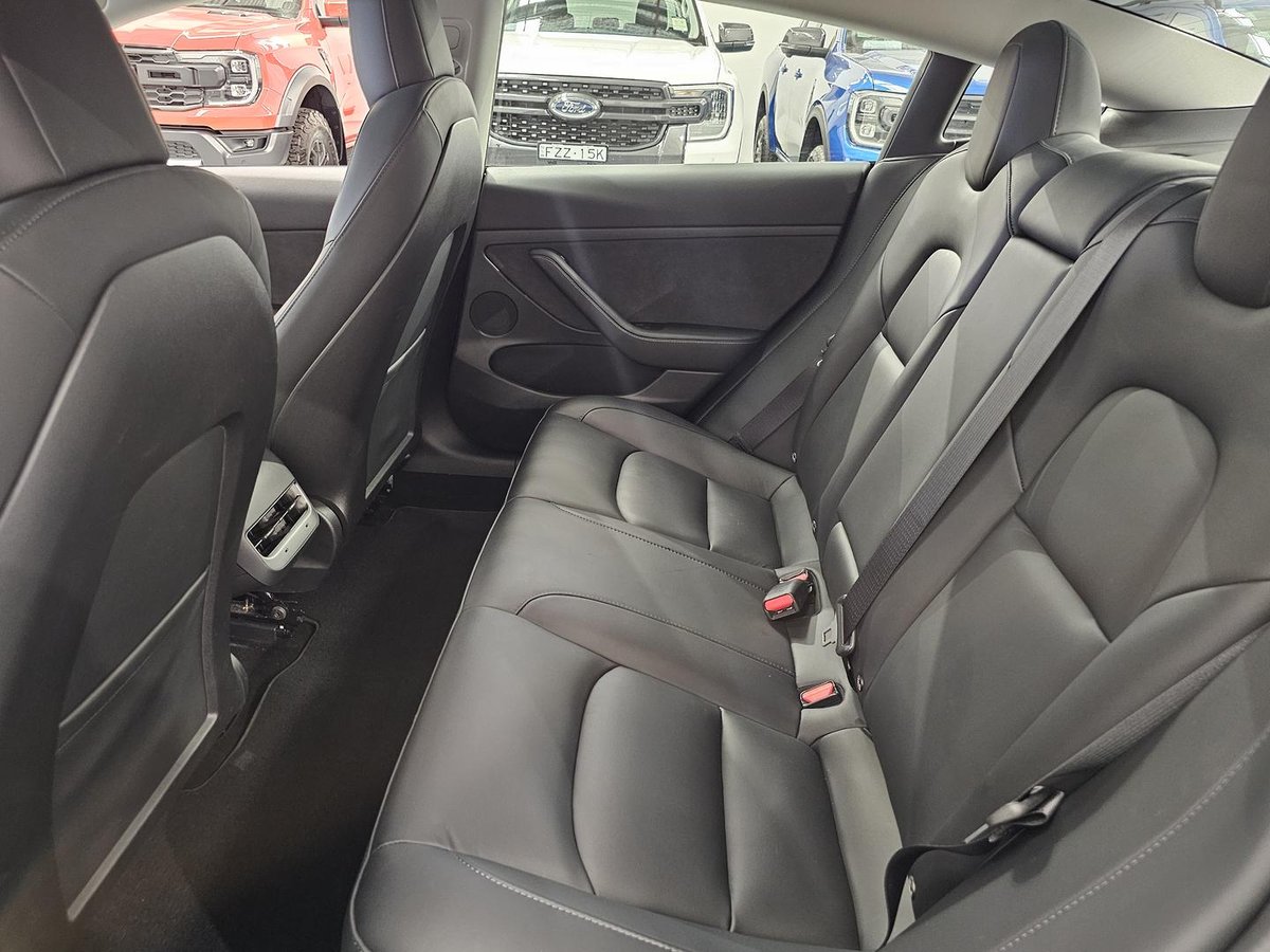 2022 Tesla Model 3 Rear-Wheel Drive image 22