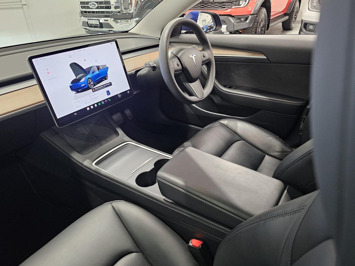 2022 Tesla Model 3 Rear-Wheel Drive image 23